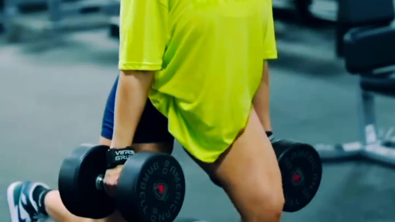 Sexy hot girl gym workout fitness curvygirl