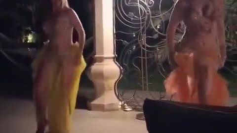 AMANDA CERNY: BELLY DANCING AT COACHELLA FESTIVAL PARTY [2017]