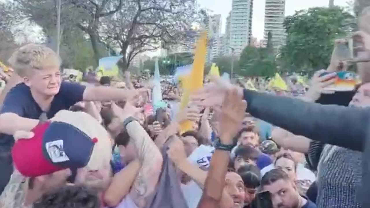 A Touching Moment Between the New Argentinian President and a Young Boy 💛