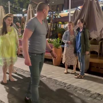 In Nizhny Novgorod, Russia, men attacked women over a US flag