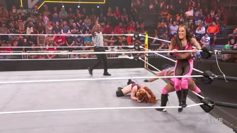 WWE Girls vs Girls fight 😡