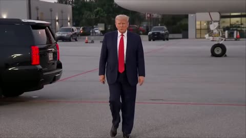 Donald Trump briefly speaks after booking in Fulton County Jail