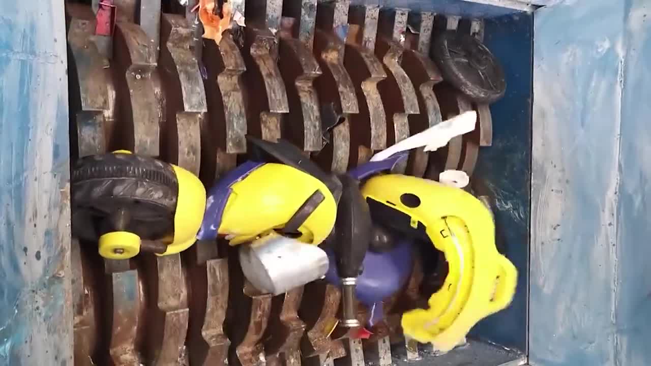 Crush the cylindrical iron