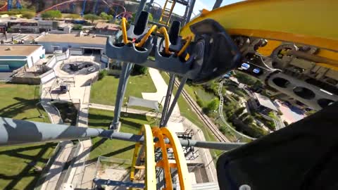 SIX FLAGS BATMAN ROLLER COASTER - 4D Freespin Rolle Coaster