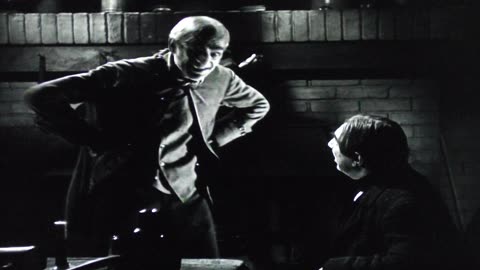 Boris Karloff murders Bela Lugosi in "The Body Snatcher"