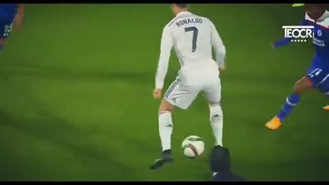 Cristiano Ronaldo Incredible Skills - Best Moments in Football