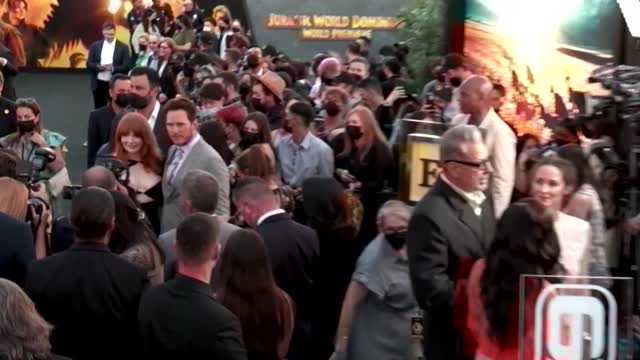 Jurassic finale premiere unites old and new cast