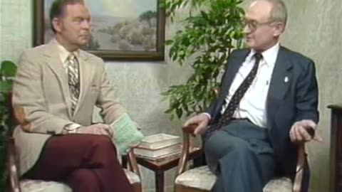 Edward Griffin Interviews Yuri Bezmenov (1984)