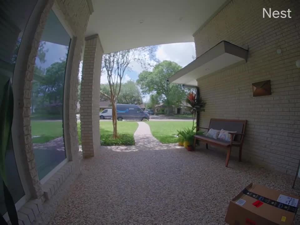 Amazon Delivery Guy Snaps At A Customer While Being Recorded On The Doorbell Camera