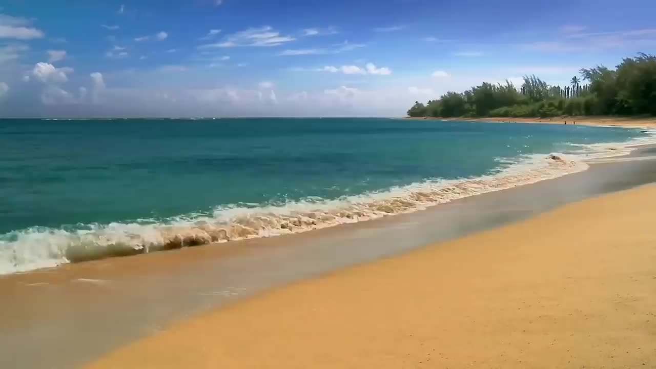 Ocean Giants: Capturing the Power of 10 Monster Waves Caught on Camera