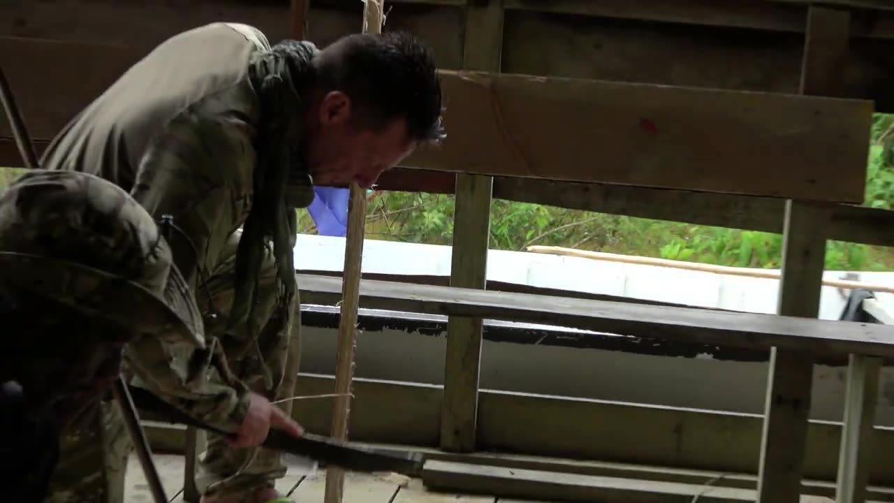 Survival Spear Making in the Amazon Jungle for Hunting Small Animals and Fish