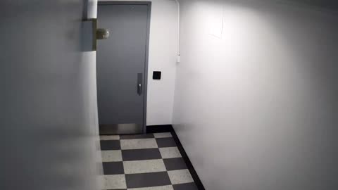 6172RHOBG3G302CStairwaySide_2021-01-05_03h20min01s383ms.mp4