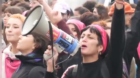 Massive feminist march against gender violence in Rome