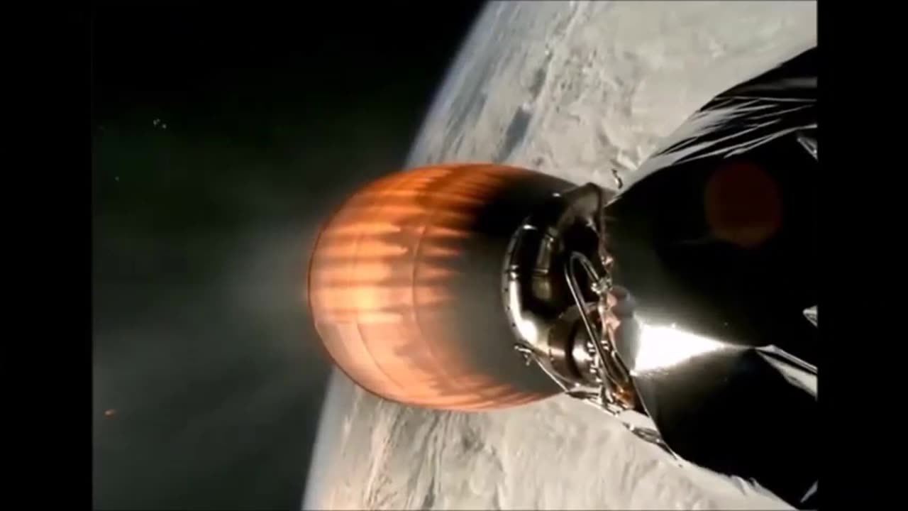 There's no denying now, UFO clearly seen near SpaceX Rocket