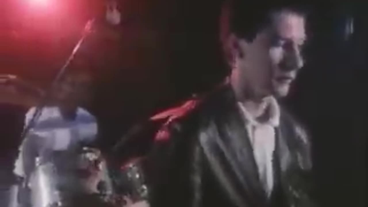 The Beat - Mirror in the Bathroom