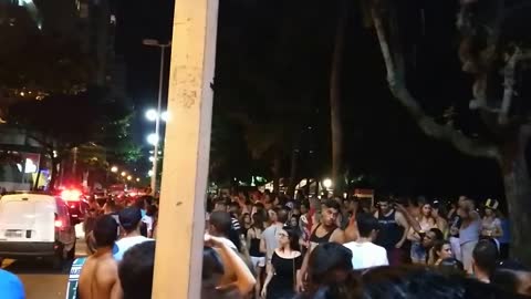 20 seconds of Brazilian carnival at Guaruja Beach