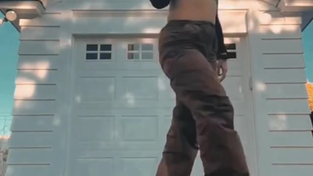 #shuffledance #shuffle #cuttingshapes by @alexishoward_