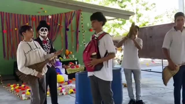 👩🏻❤️👨🏻