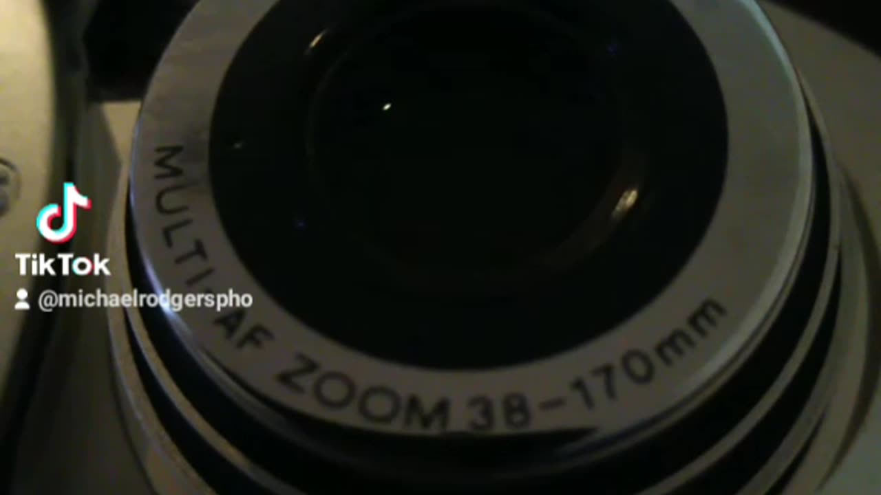 Loading Olympus Stylus Epic Zoom 170