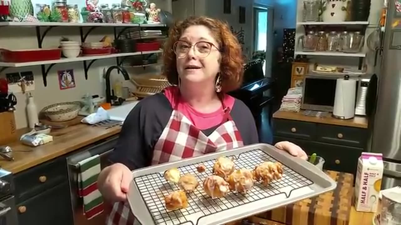 Cooking apple fritters