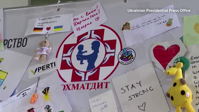 Zelenskiy gives gifts to kids in hospital: press office video