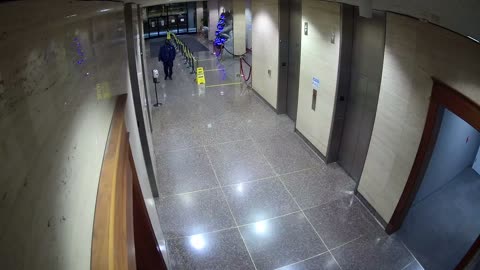 8003FCOB01ElevatorLobby_2021-01-05_05h40min01s157ms.mp4
