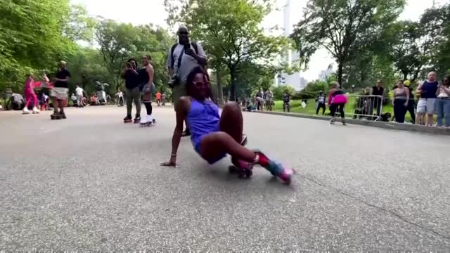 New Yorkers skate off the stress of 2020