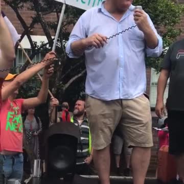 Melbourne Australia - Craig Kelly says stop vaccinating children with the experimental drug & free Novak Djokovic