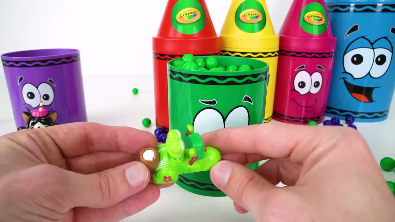 Best Toy Learning Video for Toddlers and Kids Learn Colors with Surprise Crayons!