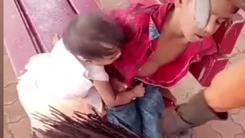 Koi to help Kar dya karo in ke