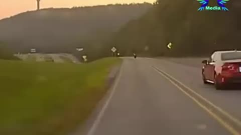 Arkansas State Police Chase KARMA - Biker screams like a little girl after he crashes and is caught