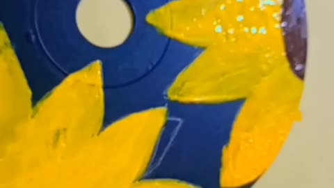 cd painting easy wall hanging II DIY CD Wall Hanging