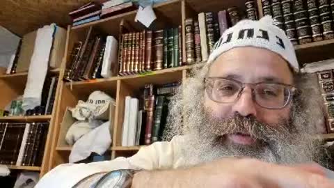 עשו אלמנה אצל הבת כבת אצל אחין בנכסין מועטין מה הבת אצל אחין הבת ניזונת - שיר נ נח מסכת כתובות דף מג