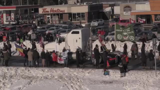 Trucker convoy passes through Rigaud on way to Ottawa