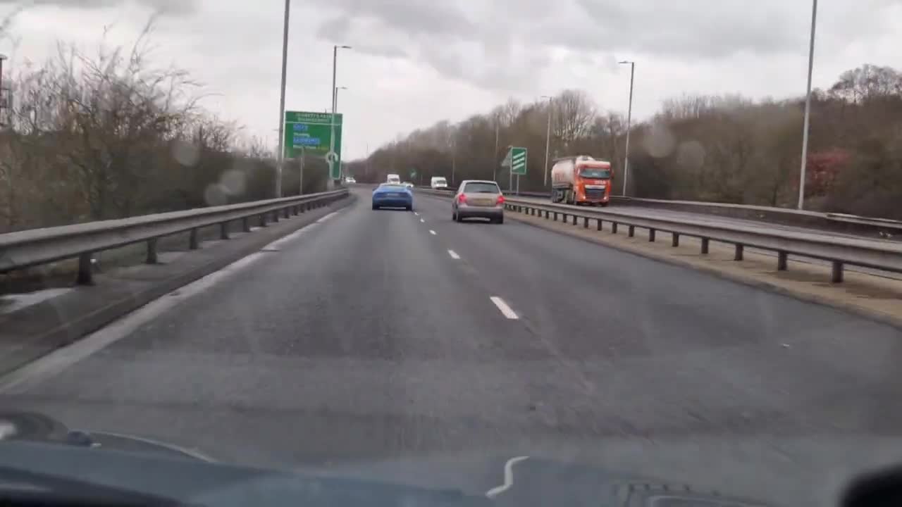 Lane Hogging and Undertaking 😱 This was dangerous!