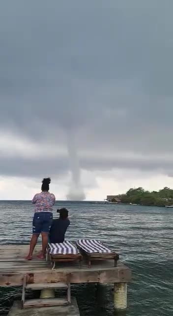 En video: Increíbles imágenes de trombas marinas en las Islas del Rosario