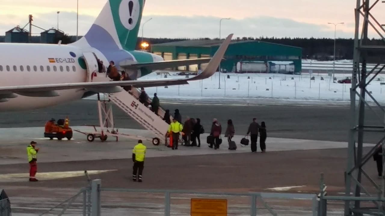 Filming Airplanes at Turku Airport
