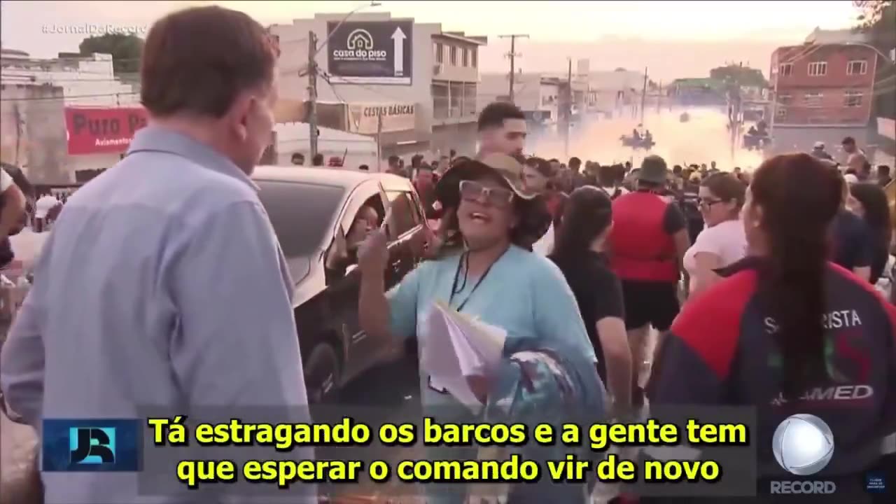 O governo não ajuda ao contrário está tentando matar as pessoas de fome e isoladas.