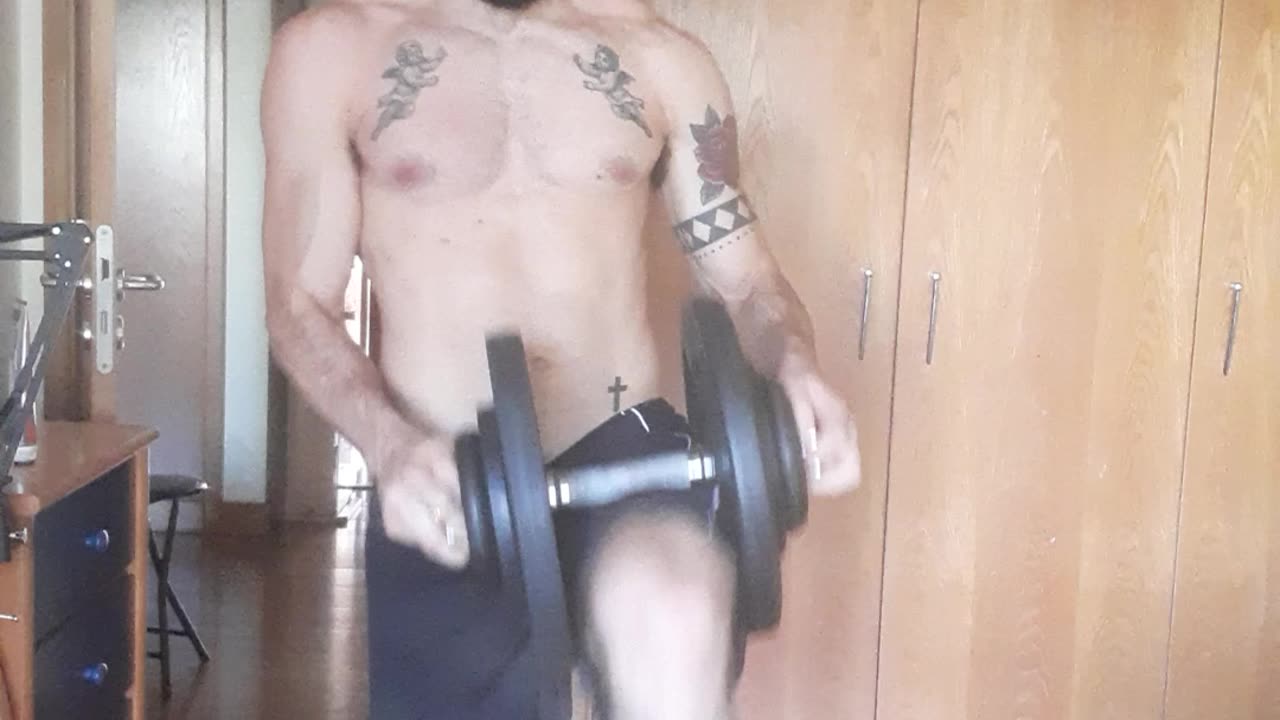 Knee Raises 30kg - 66lbs