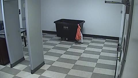 6054RHOBG2G207Lobby_2021-01-05_01h40min00s303ms.mp4