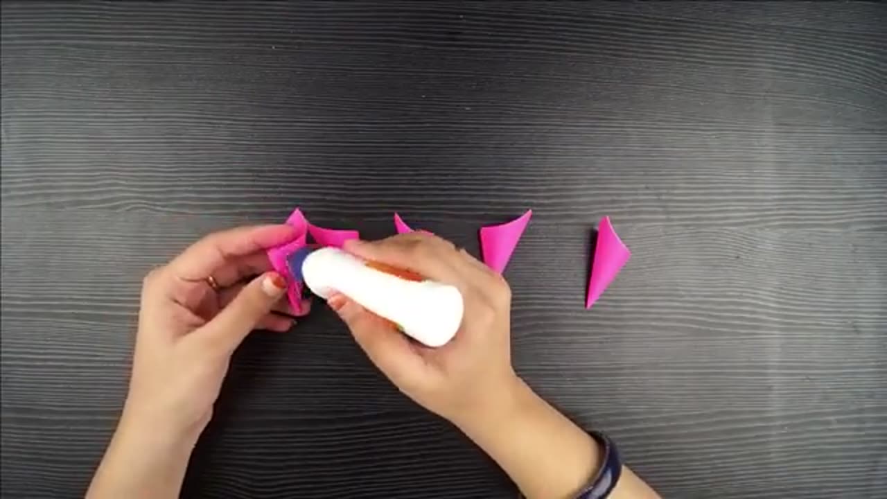 HOW TO MAKE PAPER KUSUDAMA FLOWER