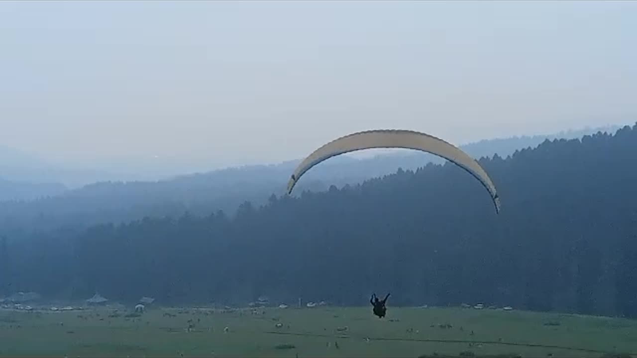 Paragliding at doodhpatri