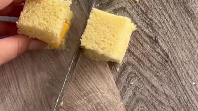 FRENCH TOAST BUT MAKE IT CHEESY! 🧀 #cheese #frenchtoast