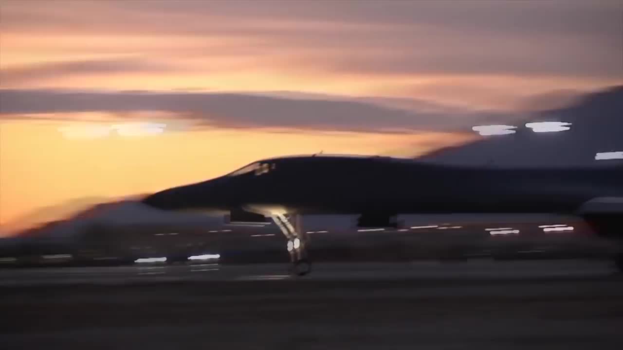 Stunning Video of B-1 Lancer in Action • Takeoff & Landing [Training Footage]1