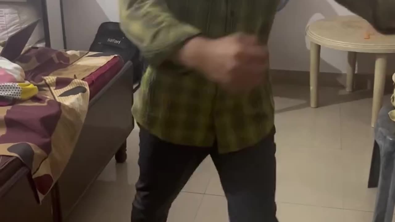 Bekarar kar ke humey yun na jayiye