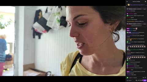 2023-05-01 (3bis) - Petite piqûre pour Jeanne - Twitch Triskelina (version avec chat)