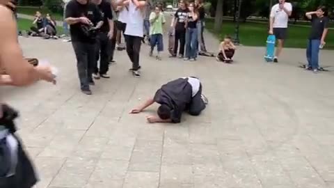 Man Wrecks Himself to Crowds Groaning