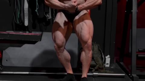 Jan Turek Bodybuilder flexing muscle