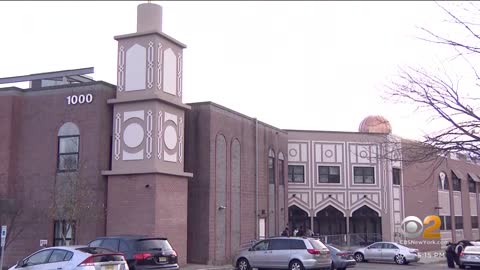 Truck with anti-Muslim messages seen driving by N.J. mosques