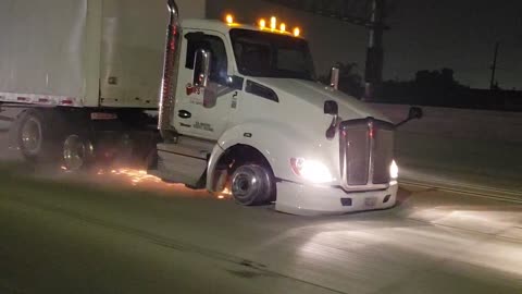 Big Rig Drives on Rims During Police Pursuit